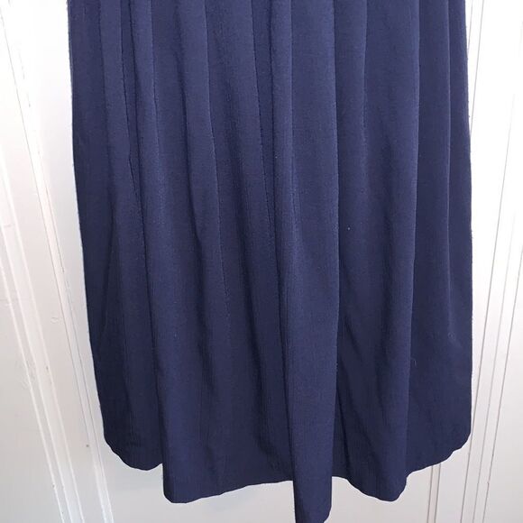Vtg Briggs Petite navy blue full skirt with belt - Picture 3 of 9